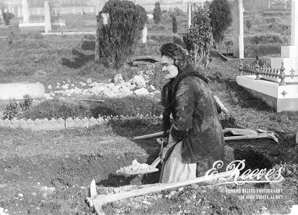 H2485 - Mrs Steere, Grave-Digger